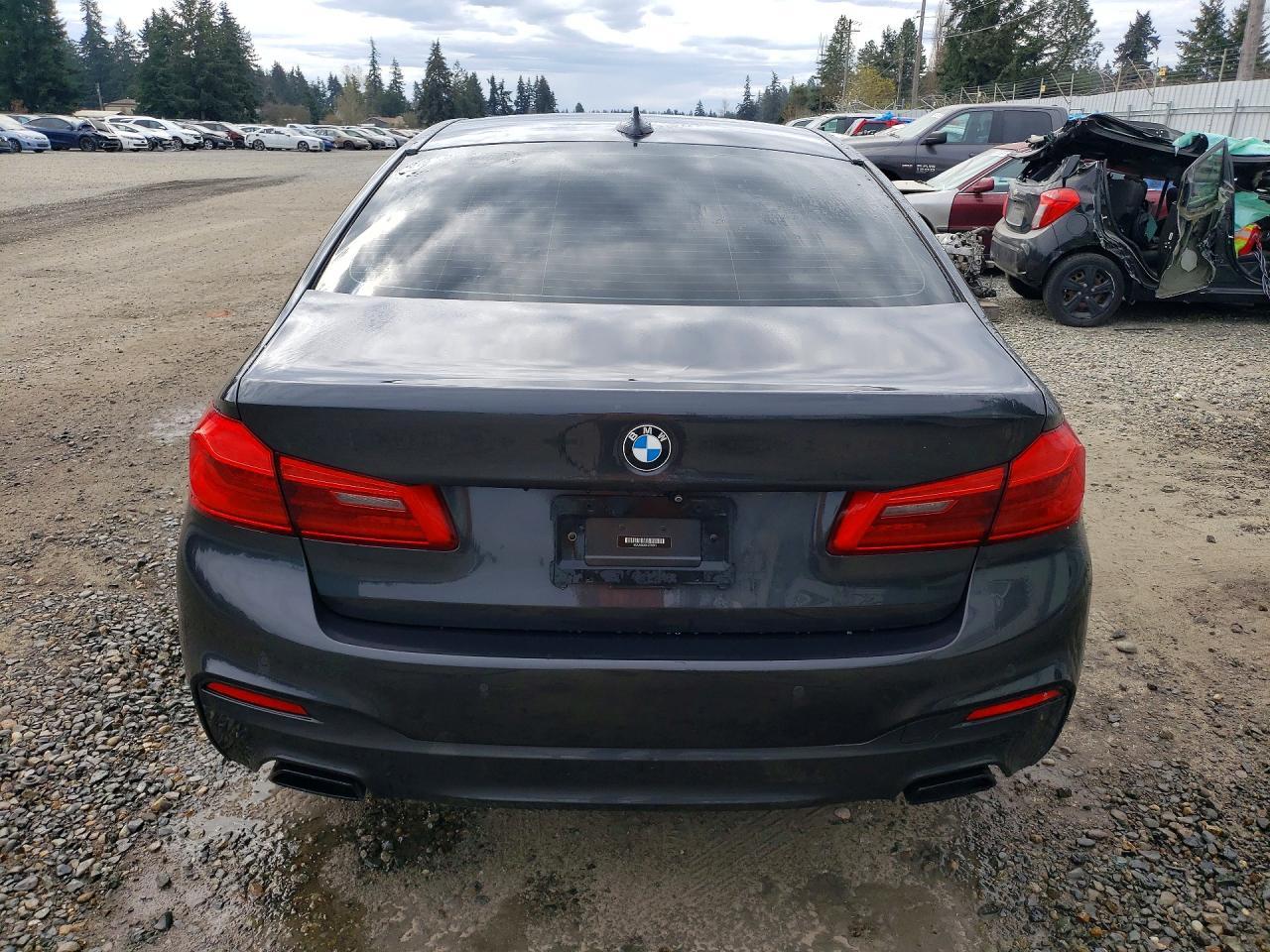 2020 BMW 530E - Фото 6