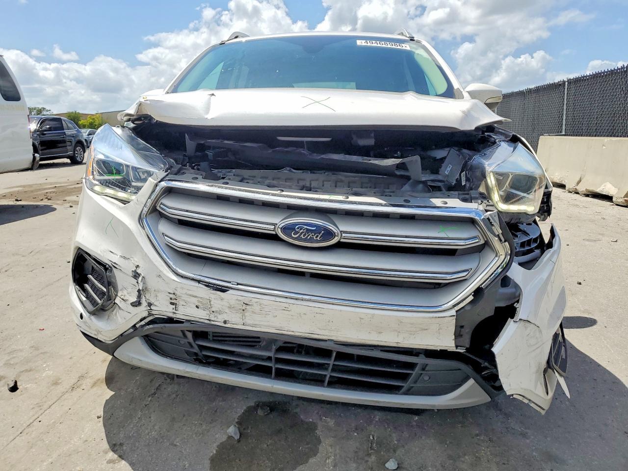 2019 Ford Escape Titanium - Image 5