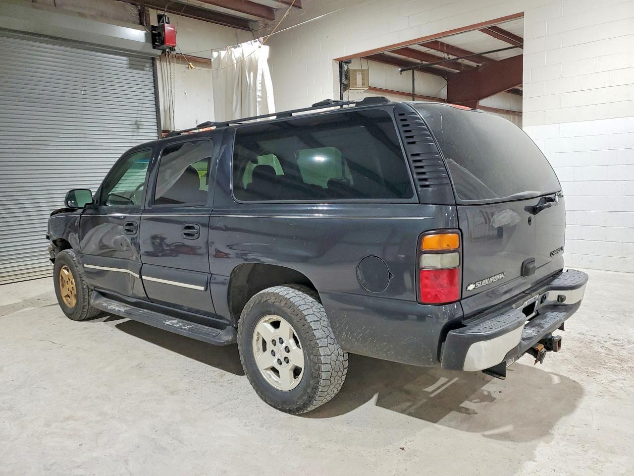 2004 Chevrolet Suburban K1500 - Image 2
