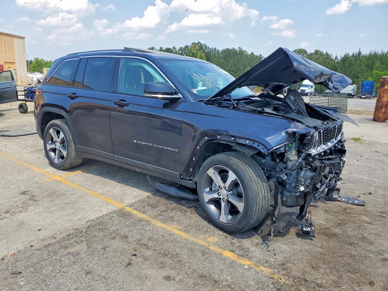 2024 Jeep Grand Cherokee Limited 4Xe - Image 4