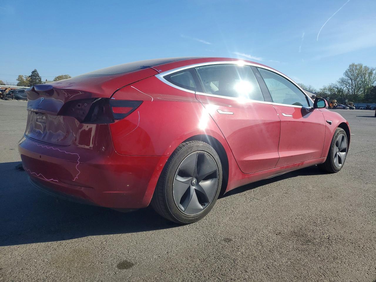 2018 Tesla Model 3 - Фото 3