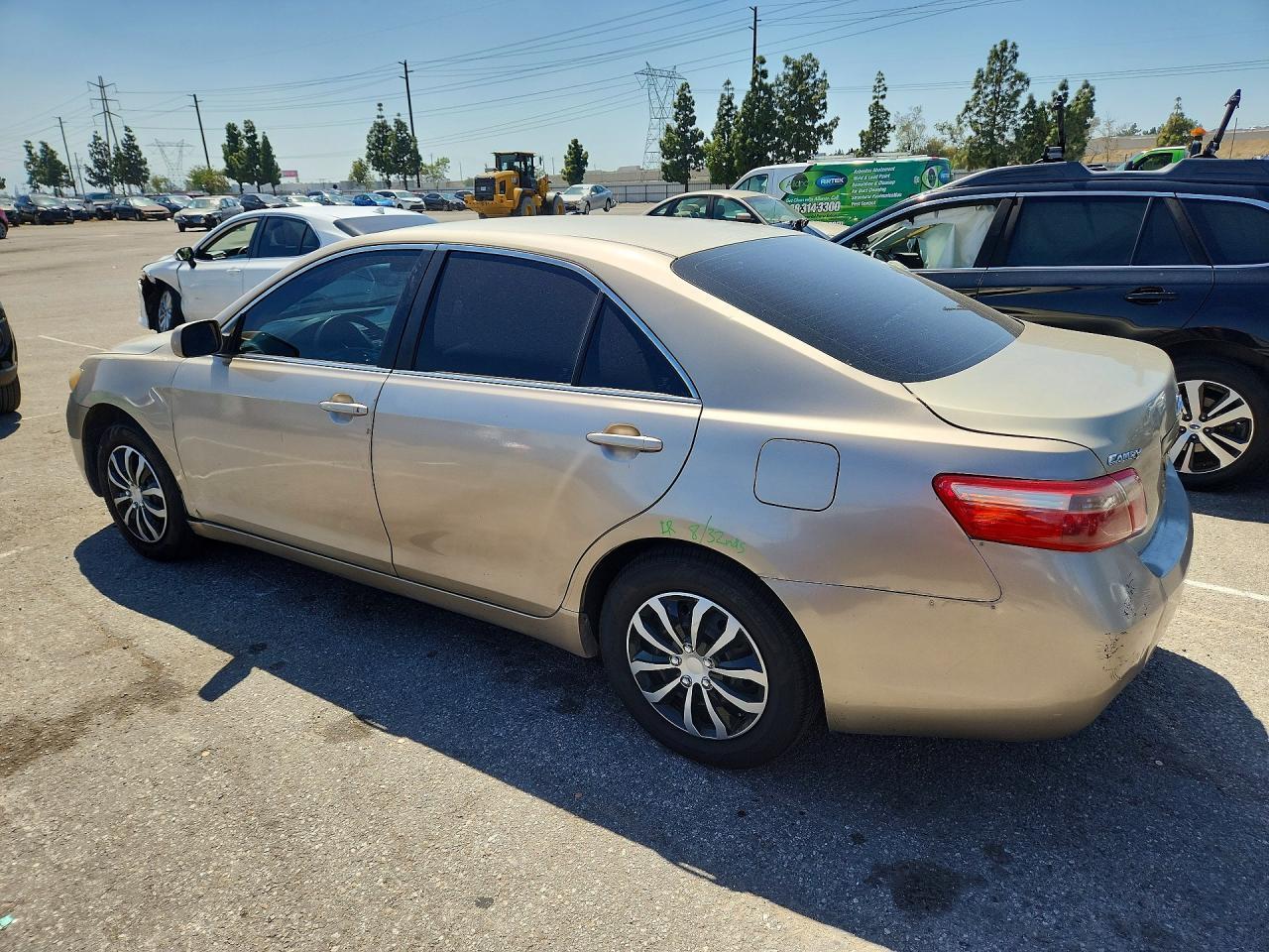 2007 Toyota Camry Le V6 - Image 2