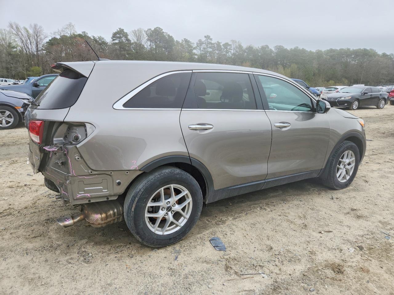 2017 Kia Sorento - Image 3
