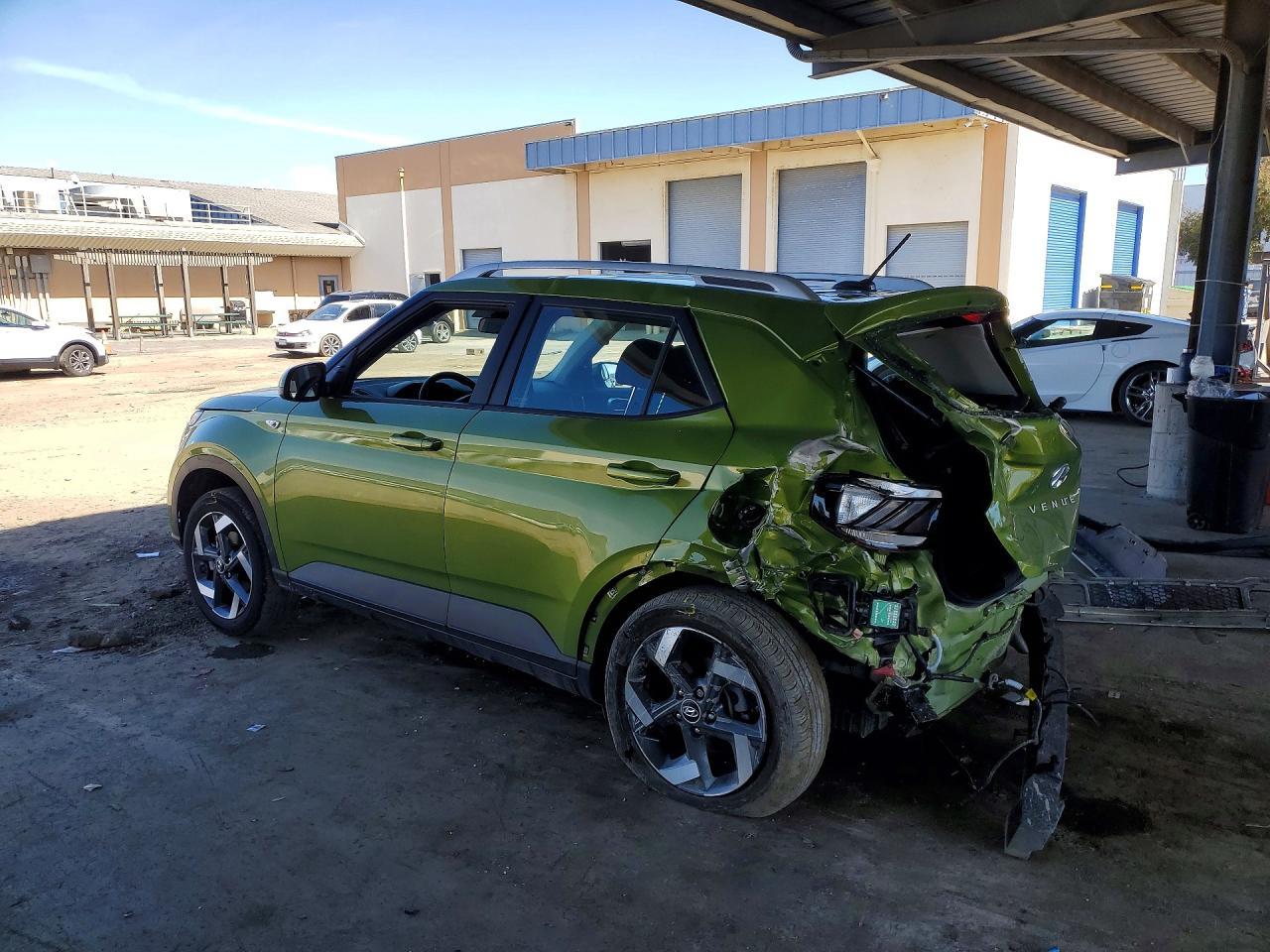 2023 Hyundai Venue Sel - Image 2
