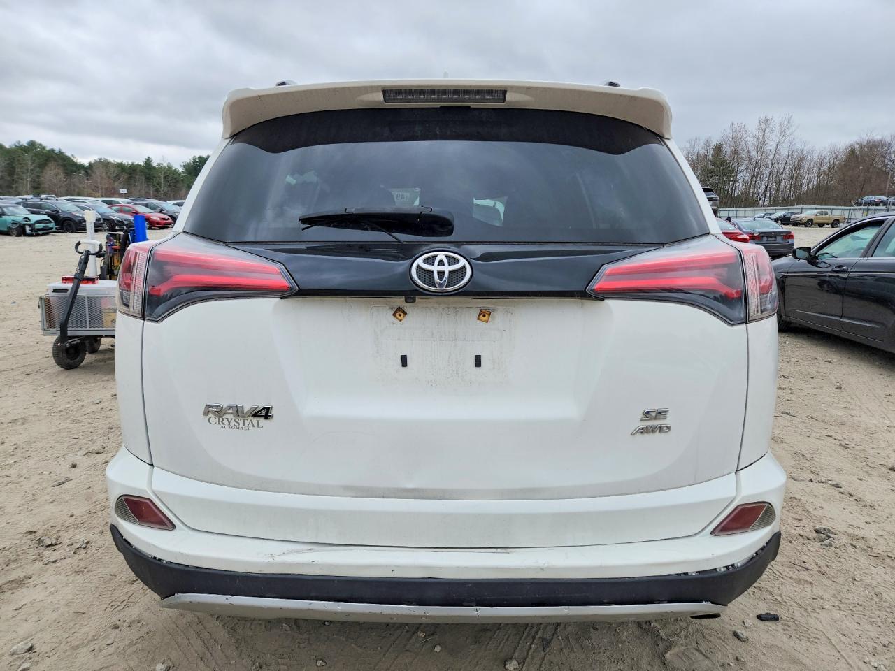 2016 Toyota Rav4 Se - Фото 6