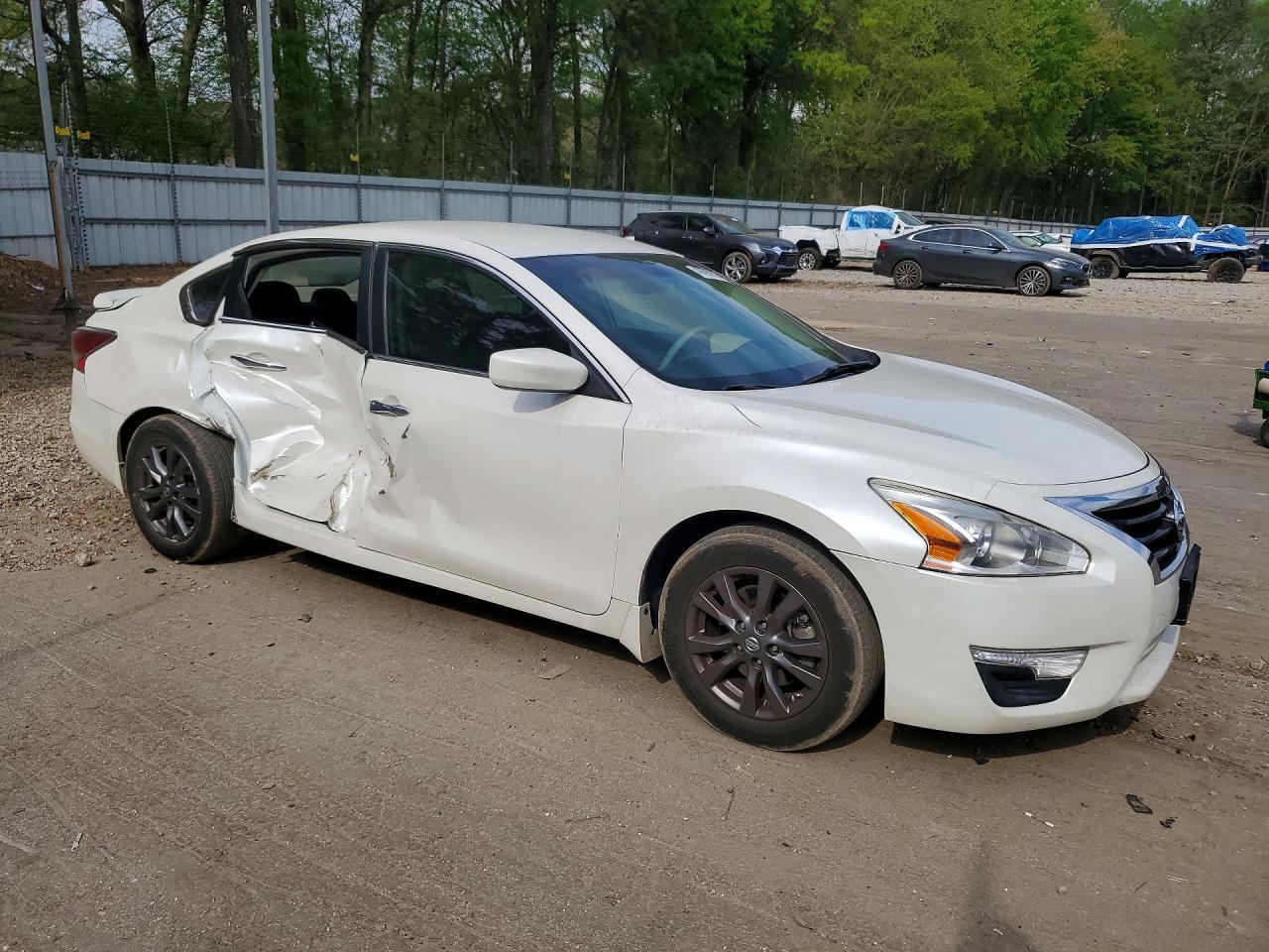 2015 Nissan Altima 2.5 S - Фото 4
