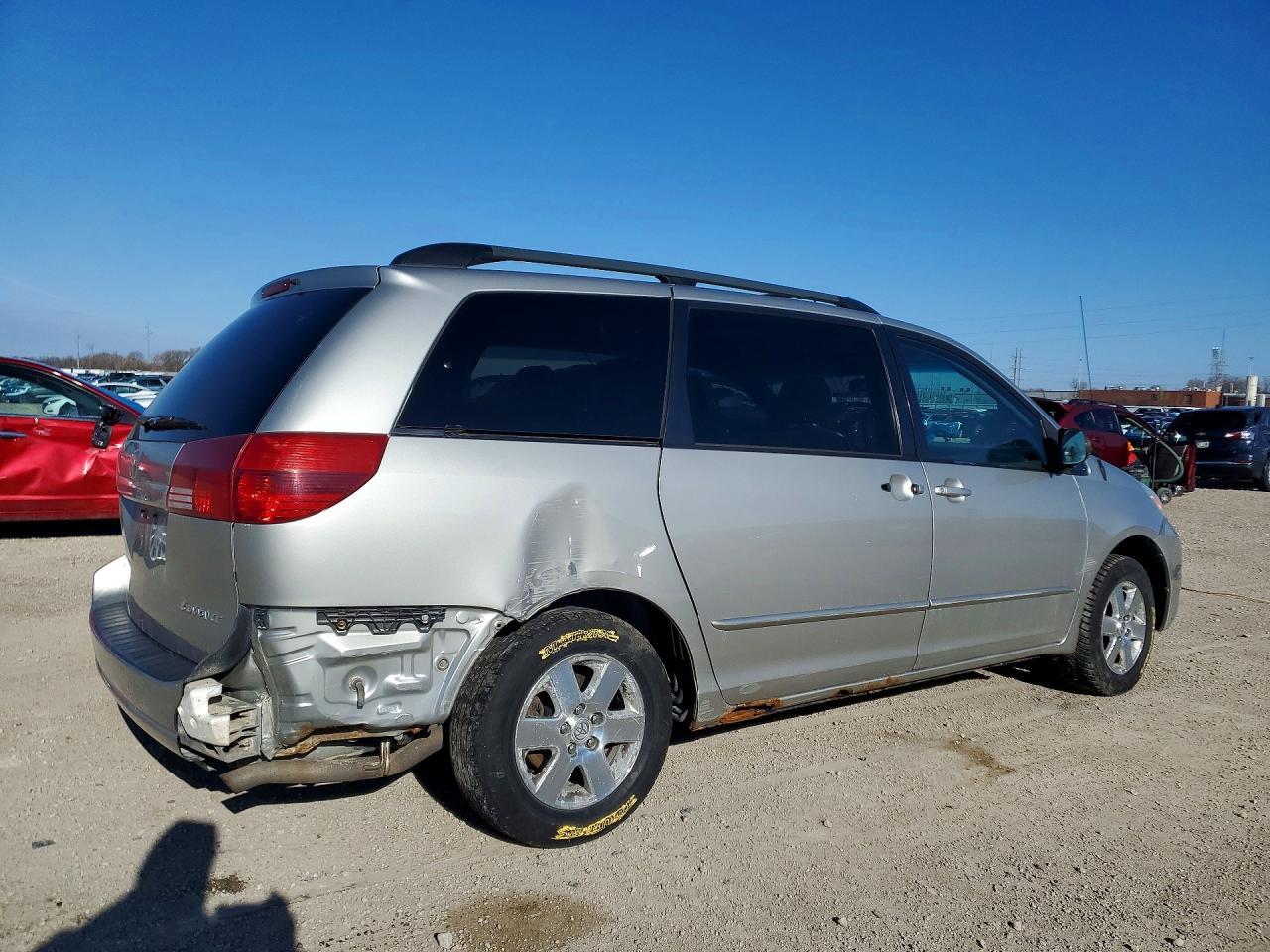2005 Toyota Sienna Le - Фото 3