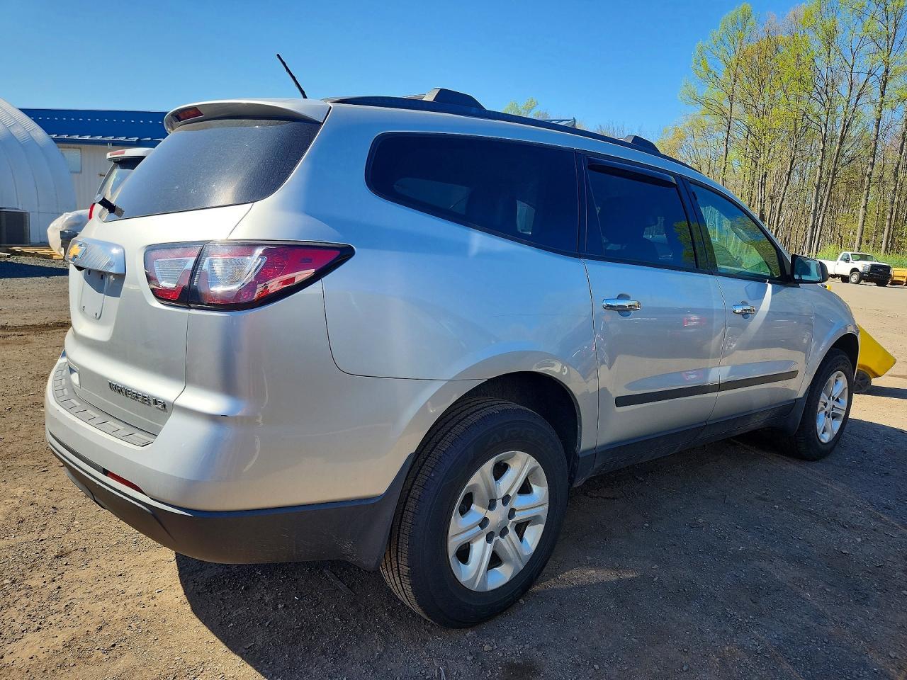 2016 Chevrolet Traverse Ls - Фото 3