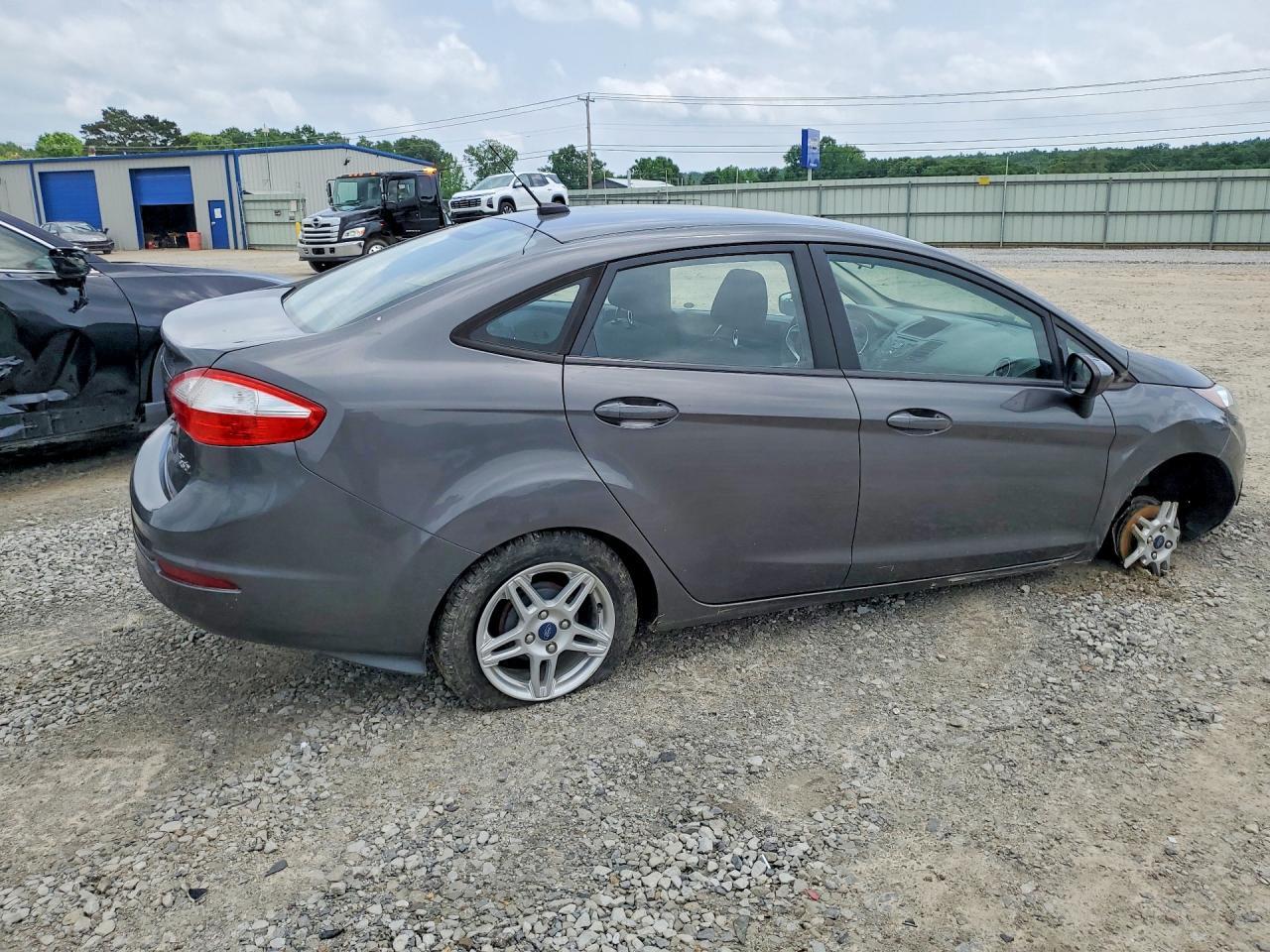 2019 Ford Fiesta Se - Image 3