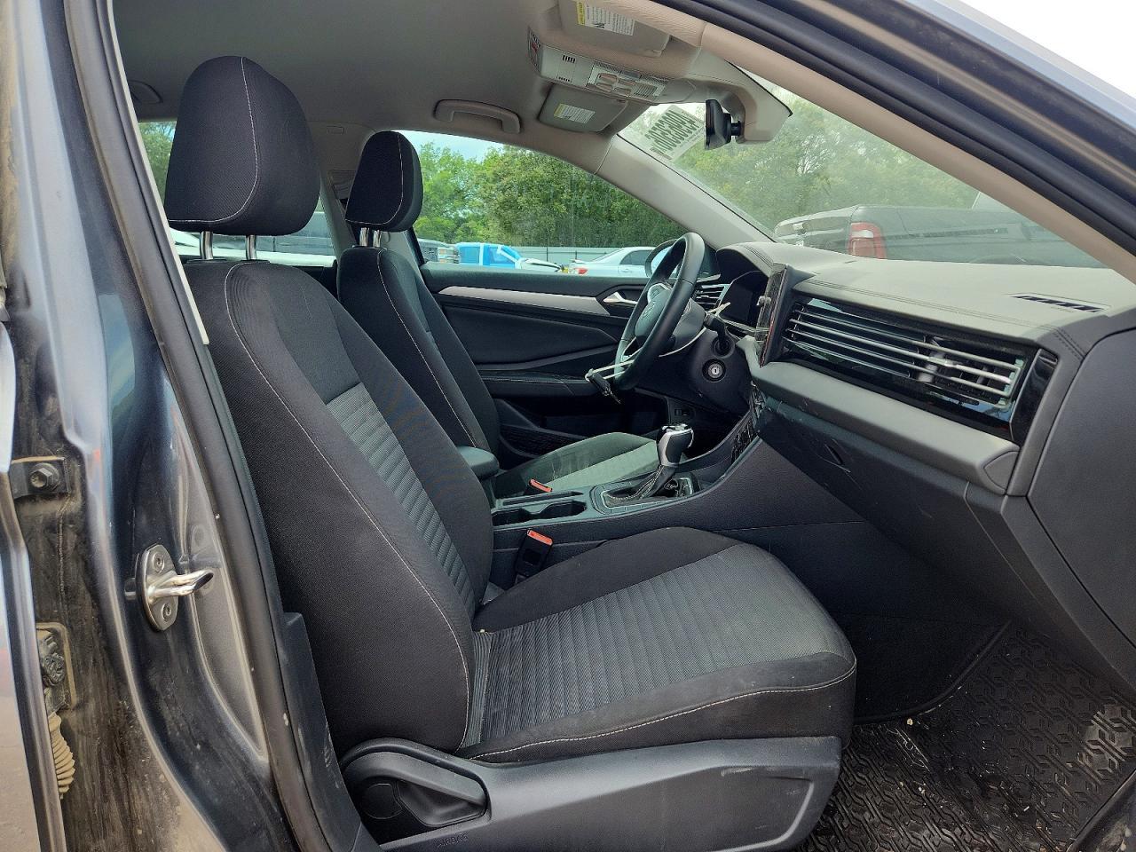 2025 Volkswagen Jetta S - Фото 7