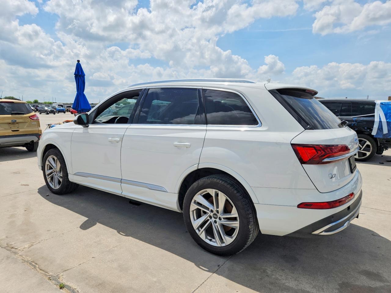 2021 Audi Q7 Premium - Фото 2