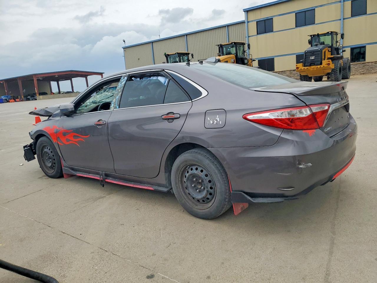 2016 Toyota Camry Se - Фото 2