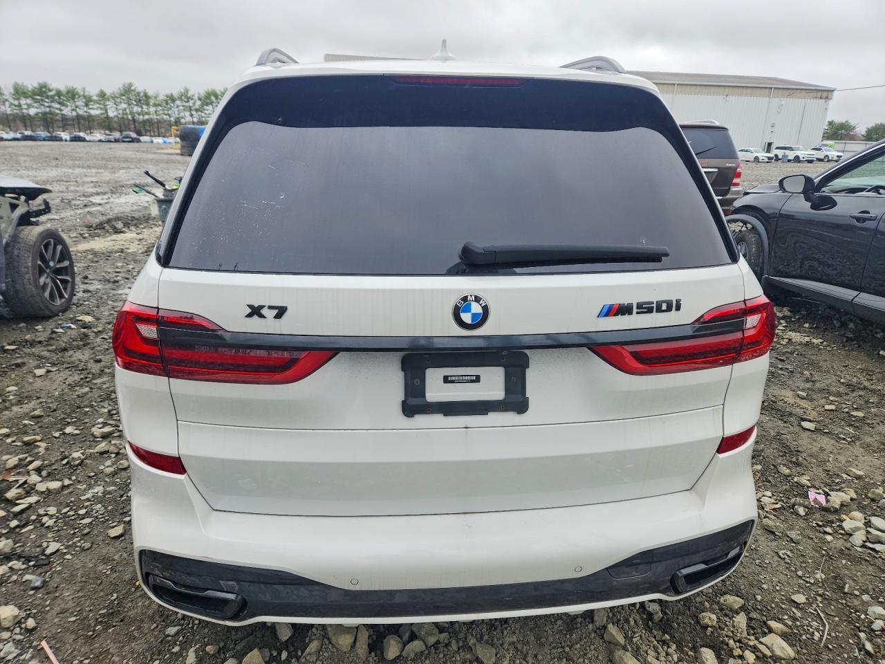 2021 BMW X7 M50I - Фото 6