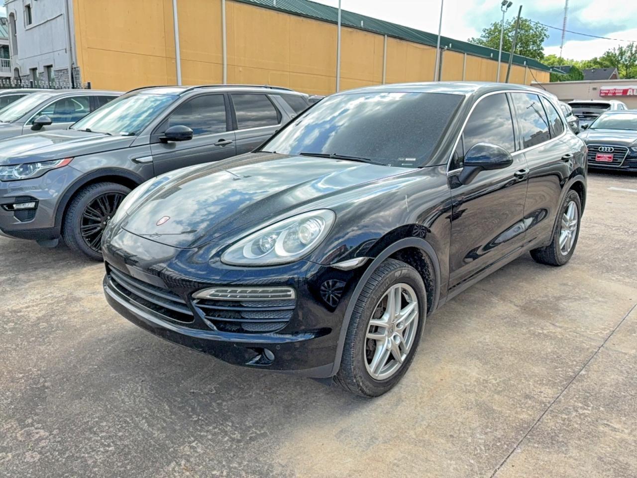 2014 Porsche Cayenne - Image 2