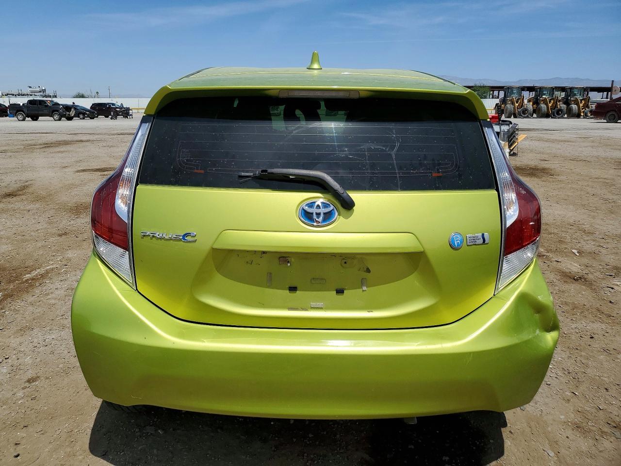 2016 Toyota Prius C Two - Image 6
