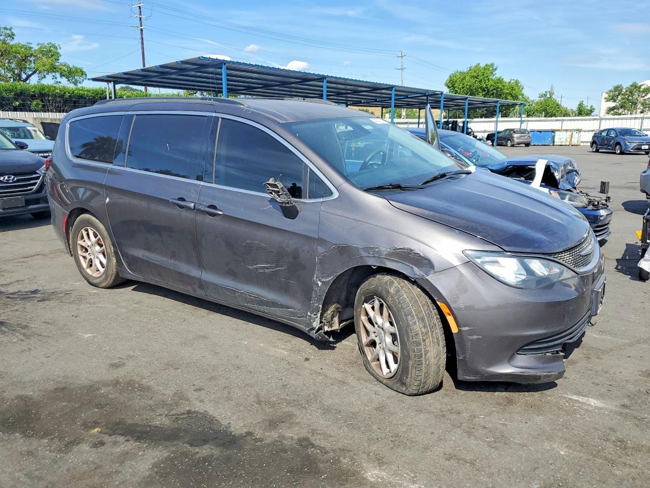 2020 Chrysler Voyager Lxi - Image 4