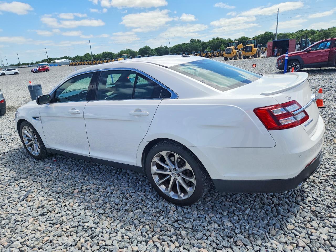 2018 Ford Taurus Limited - Фото 2