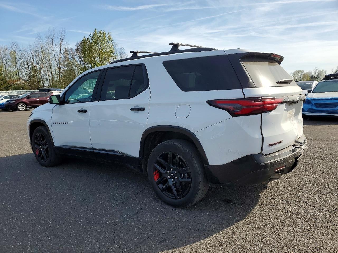 2023 Chevrolet Traverse Premier - Фото 2
