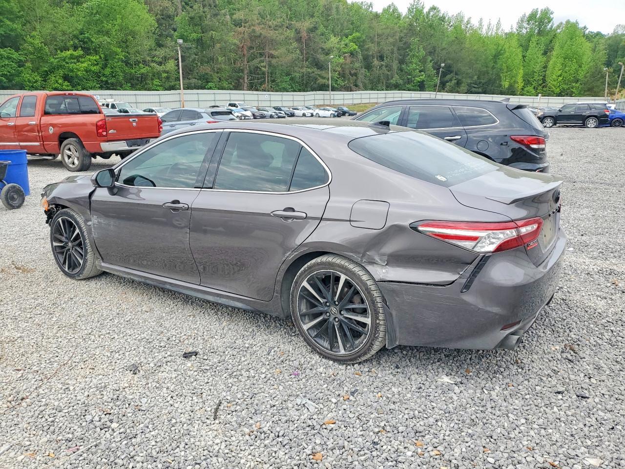 2020 Toyota Camry Xse - Фото 2