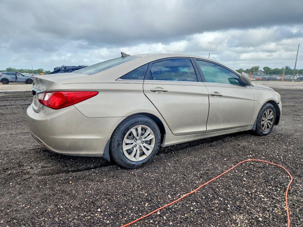 2011 Hyundai Sonata Gls - Image 3