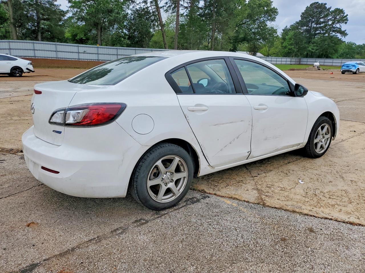 2012 Mazda 3 I - Image 3