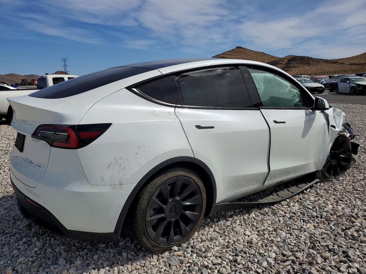 2020 Tesla Model Y - Фото 3