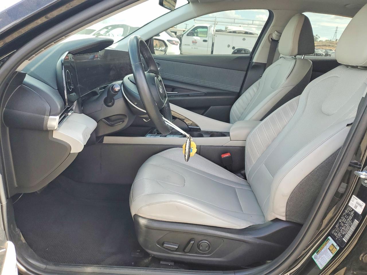 2024 Hyundai Elantra Limited - Image 7