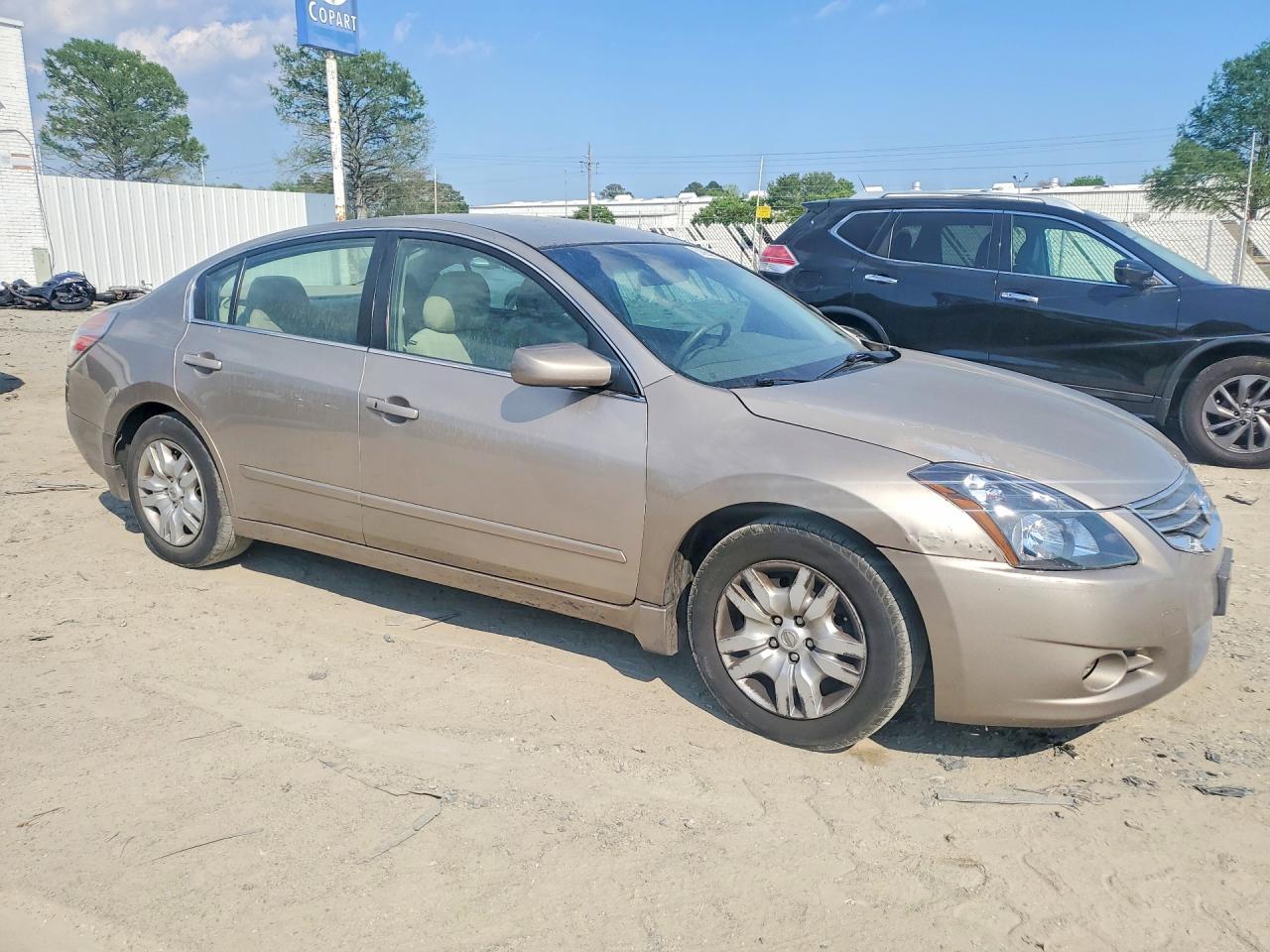 2012 Nissan Altima 2.5 - Image 4