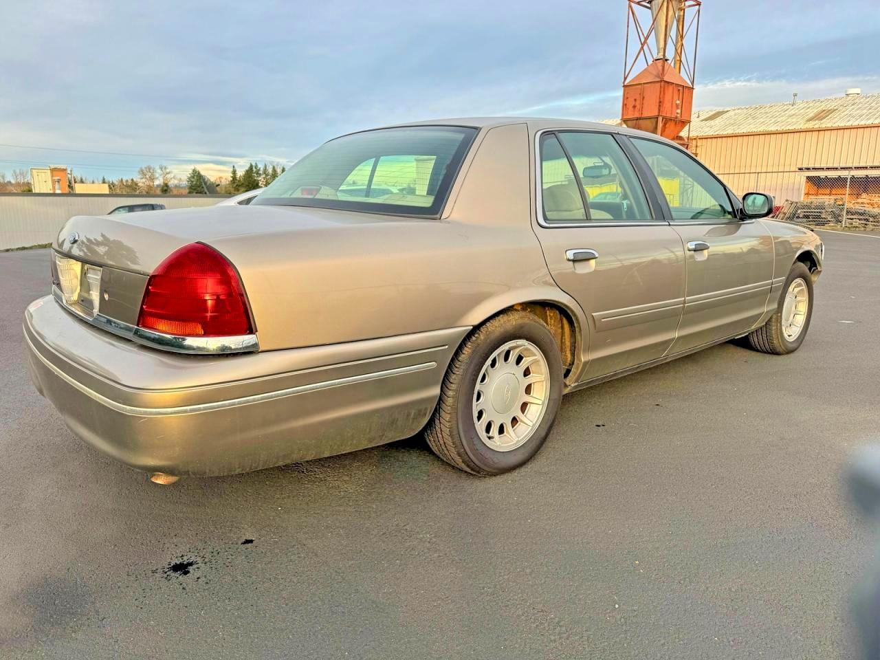 2001 Ford Crown Victoria Lx - Фото 4
