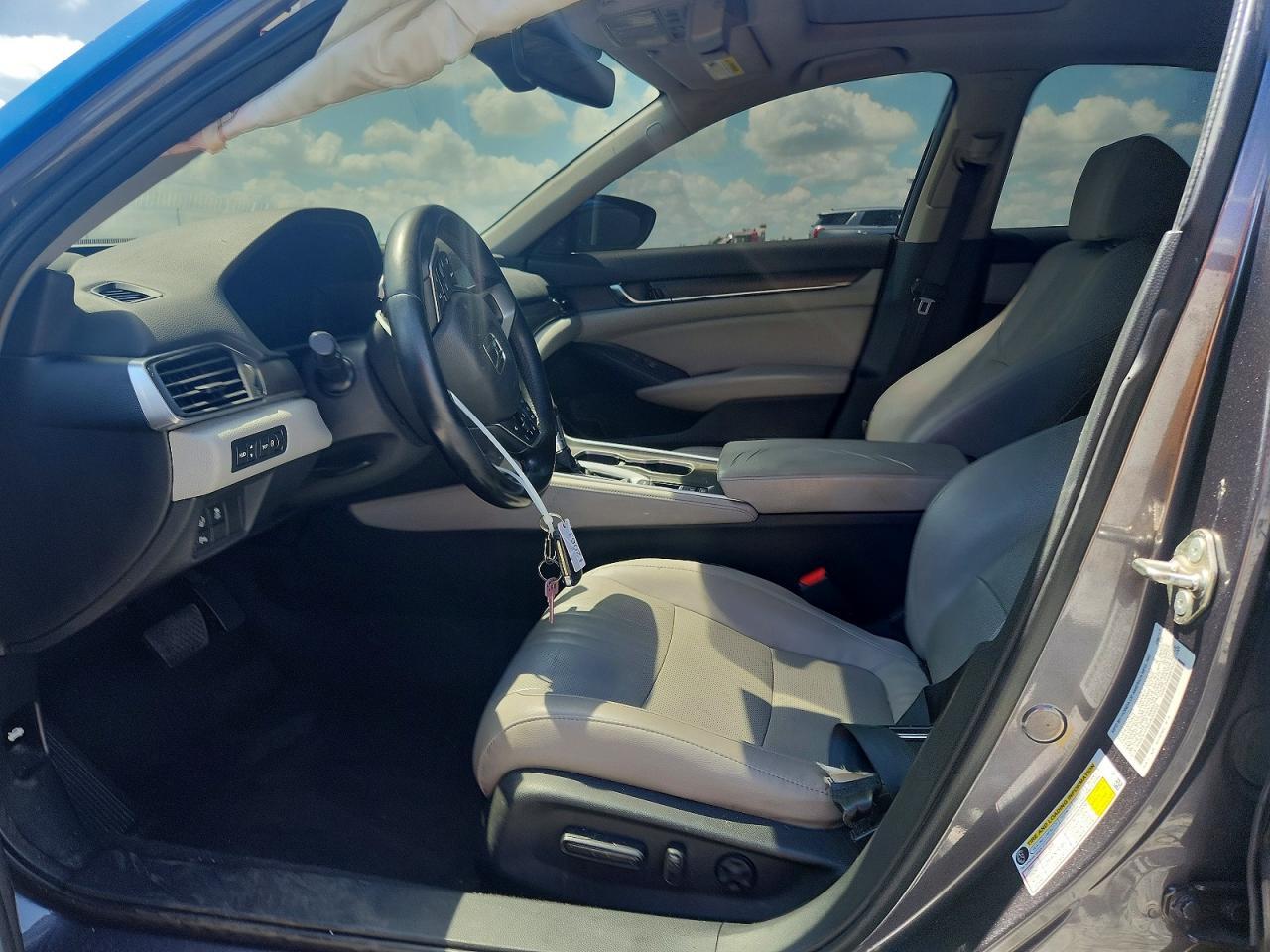 2018 Honda Accord Touring - Image 7