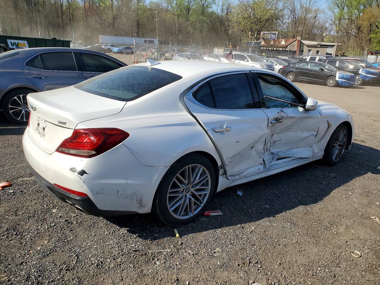 2021 Genesis G70 2.0T - Image 3