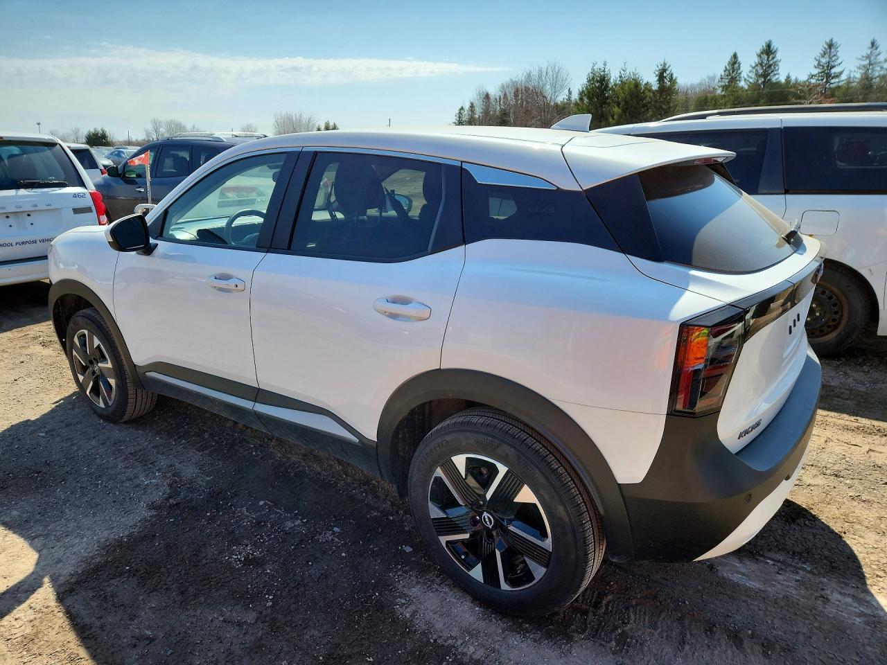 2025 Nissan Kicks Sv - Image 2