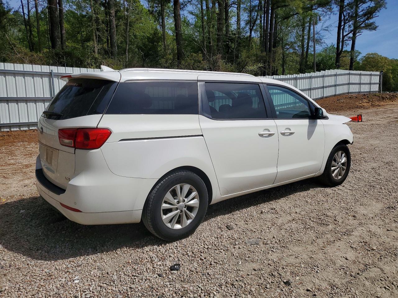 2016 Kia Sedona Lx - Фото 3