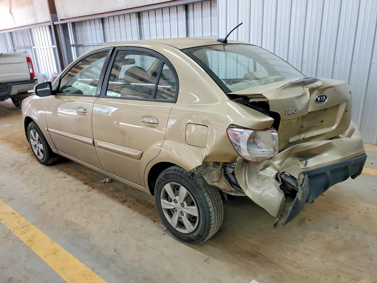 2010 Kia Rio - Image 2