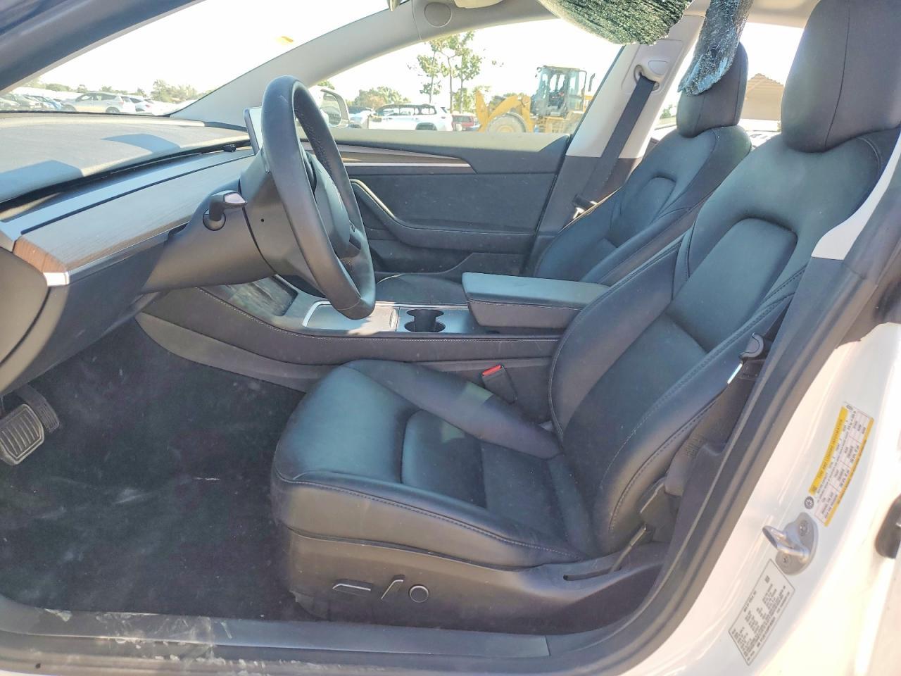 2023 Tesla Model 3 - Фото 7