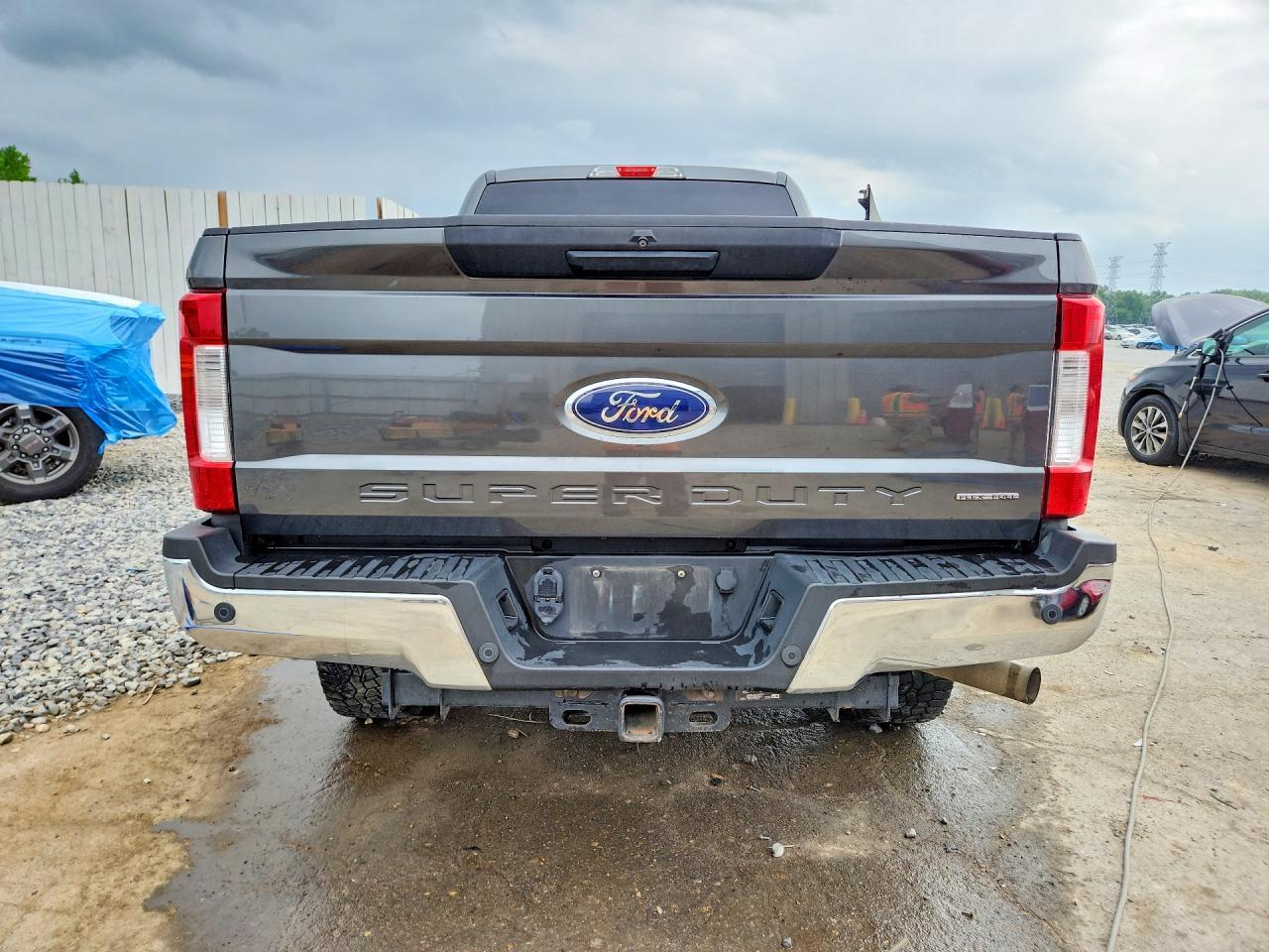 2017 Ford F250 Super Duty - Фото 6