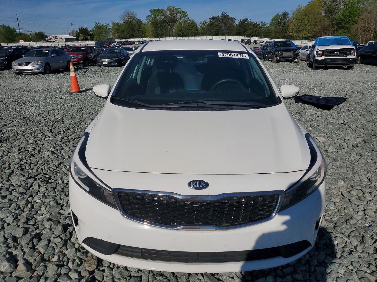 2017 Kia Forte Lx - Image 5