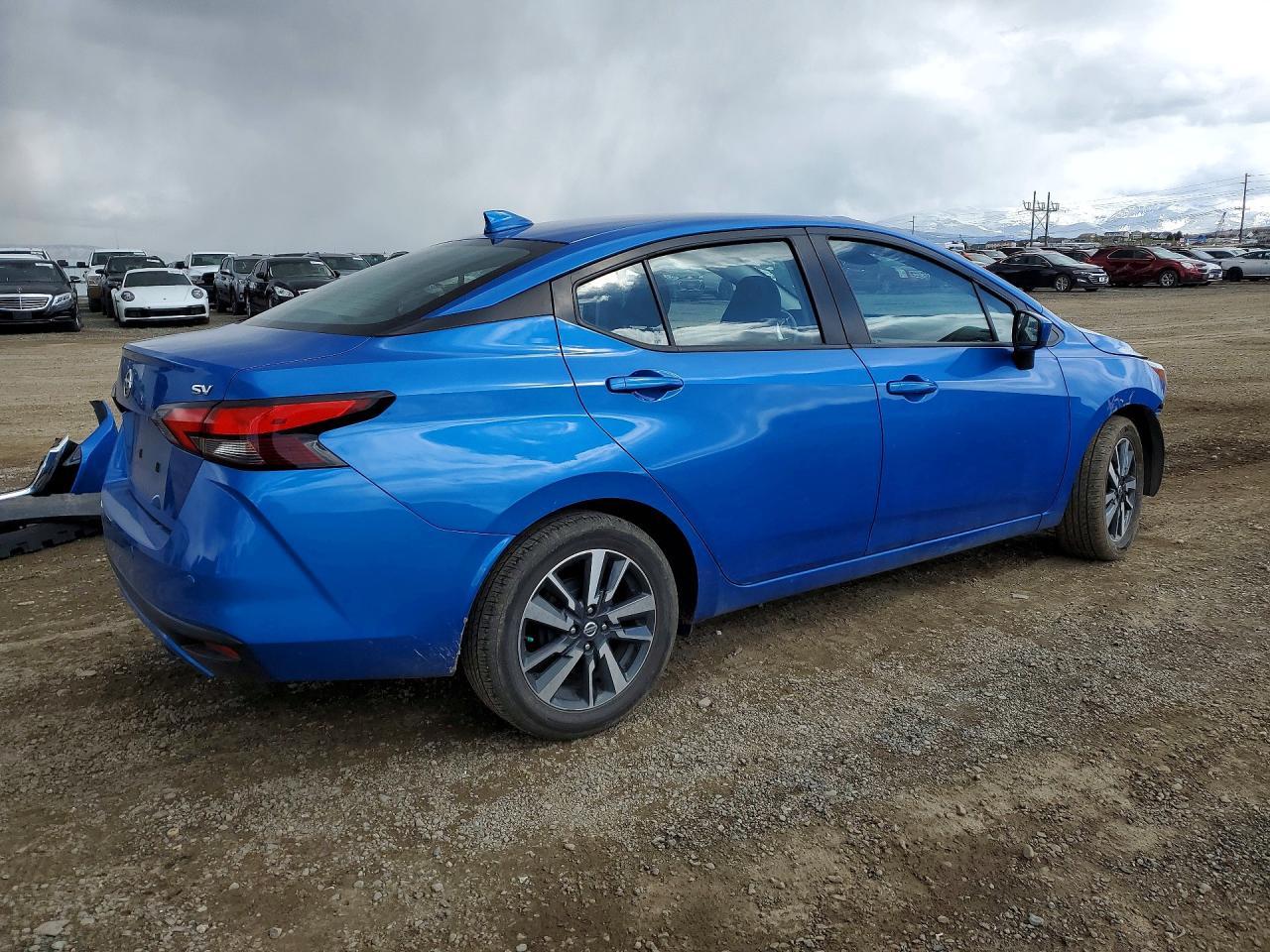2022 Nissan Versa Sv - Image 3