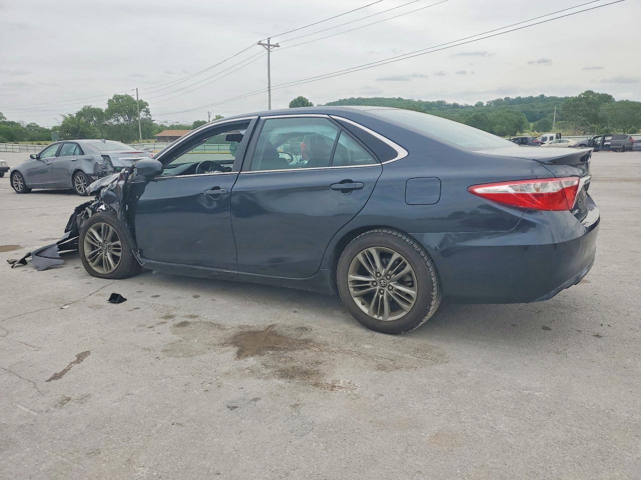 2016 Toyota Camry Se - Image 2