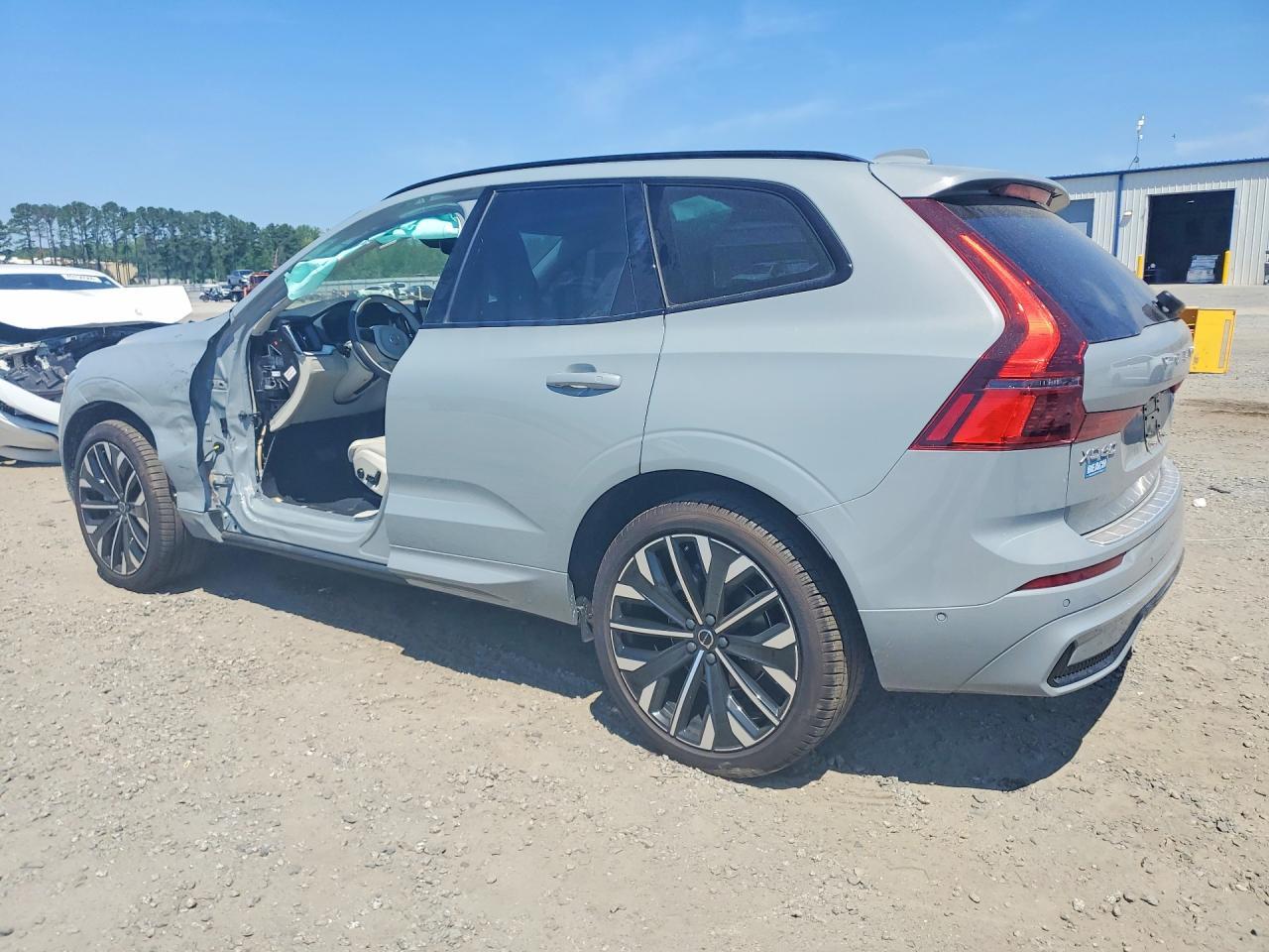 2026 Volvo Xc60 Ultra - Image 2