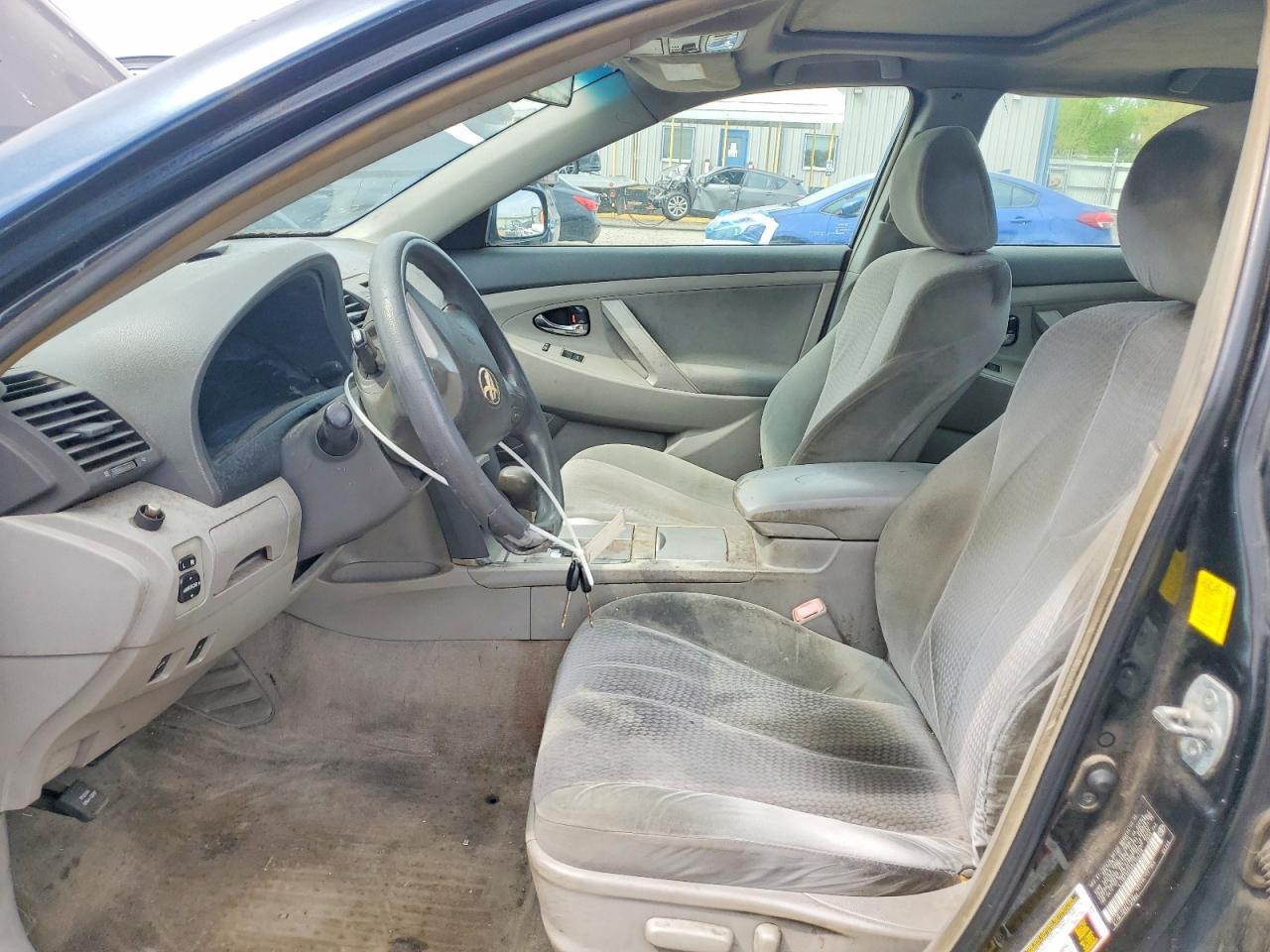 2011 Toyota Camry Le - Image 7