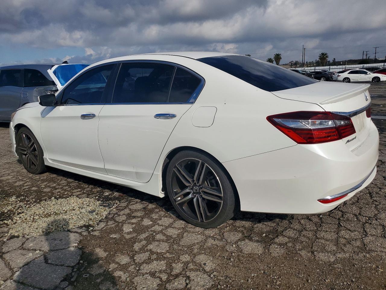 2016 Honda Accord Sport - Фото 2