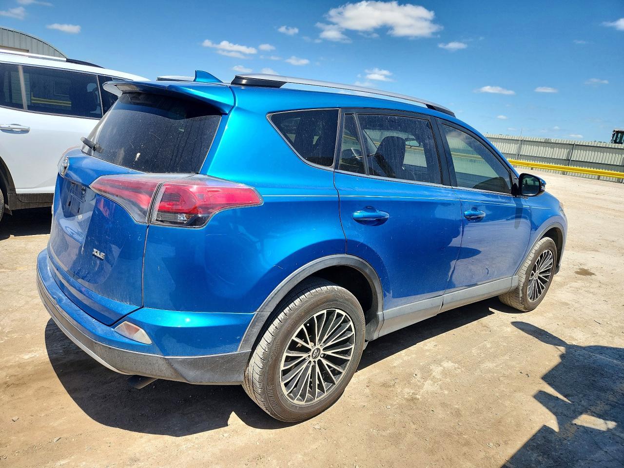2017 Toyota Rav4 Xle - Фото 3