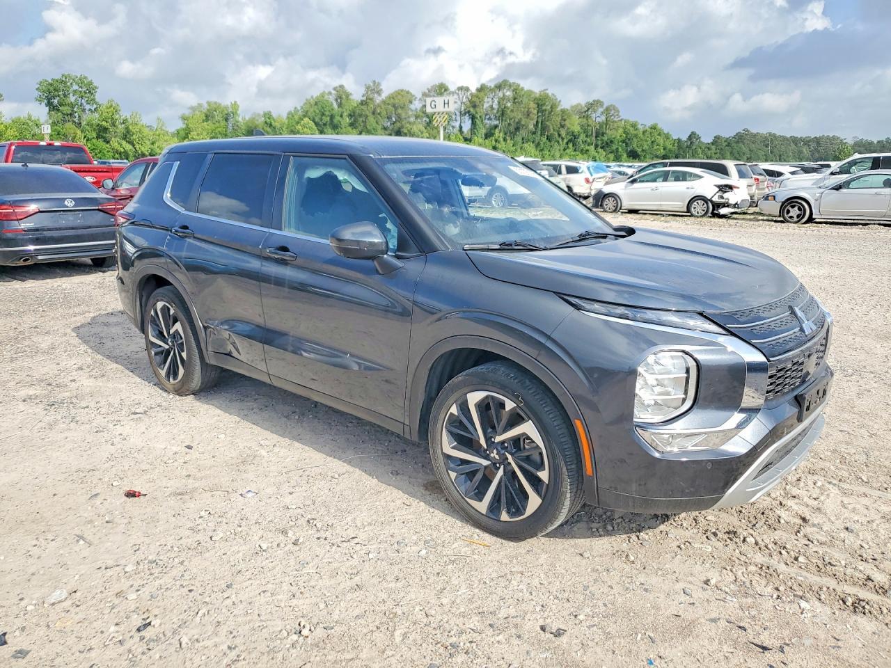 2024 Mitsubishi Outlander Se - Image 4