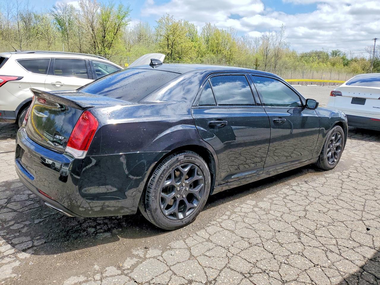 2020 Chrysler 300 S - Фото 3