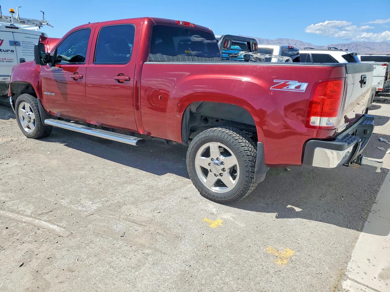 2013 GMC Sierra C2500 Slt - Image 2