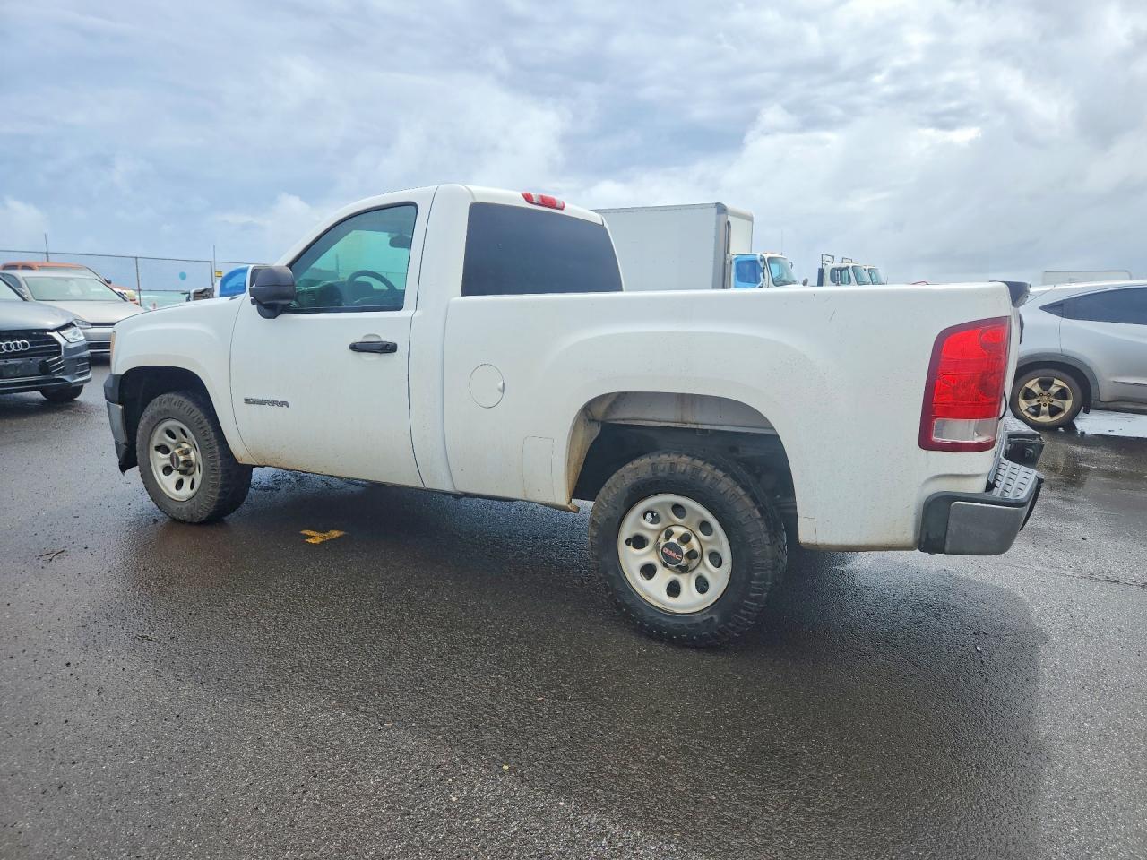 2013 GMC Sierra C1500 - Image 2