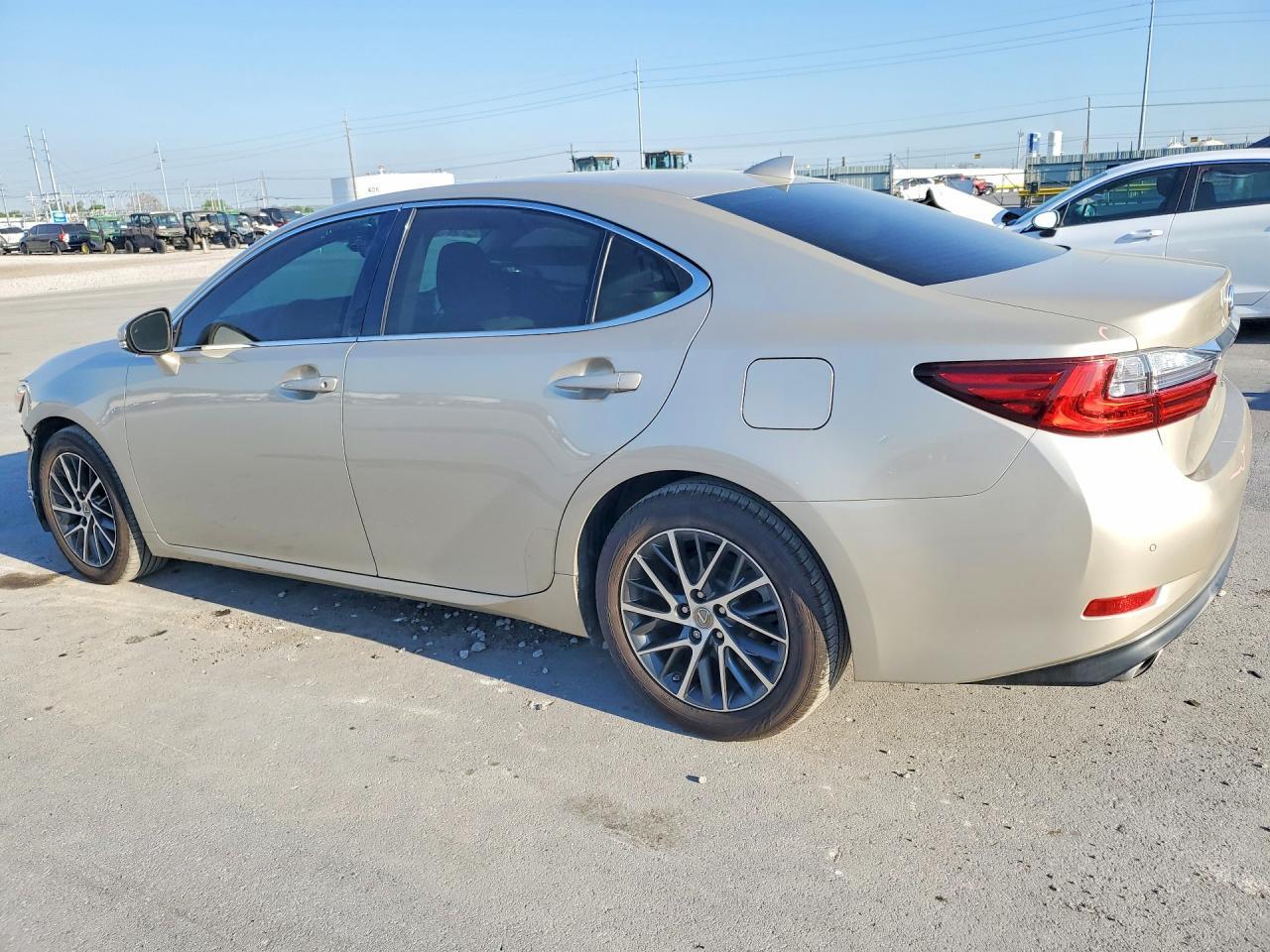 2017 Lexus Es 350 Base - Image 2