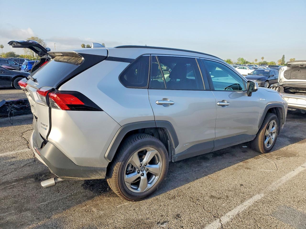 2020 Toyota Rav4 Limited - Image 3