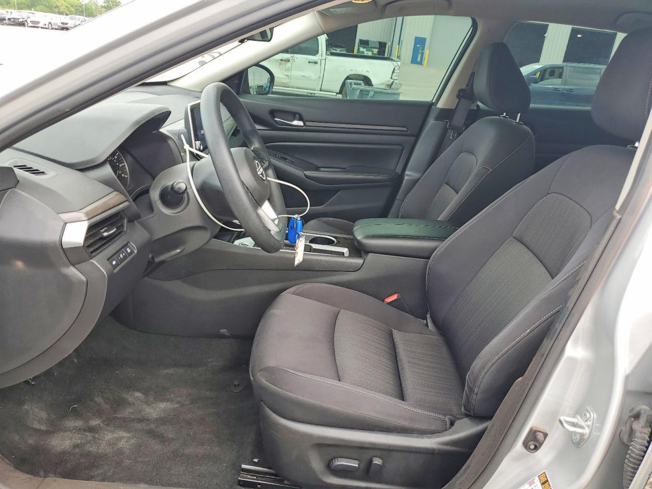 2024 Nissan Altima Sv - Image 7